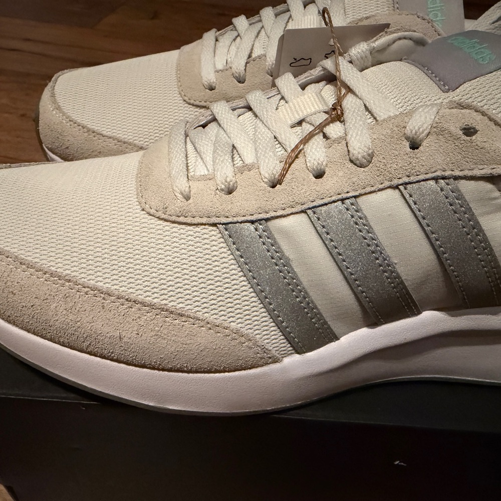 Adidas Run 70s Ladies Size 9 Beige, gray and White Sneakers‎ NEW - Picture 8 of 9